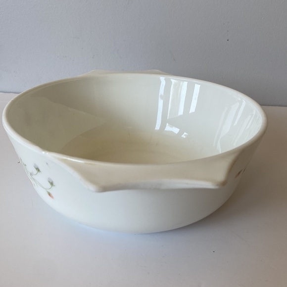 VINTAGE Pyrex floral "Emily Spring Garden" casserole dish - Picture 12 of 13